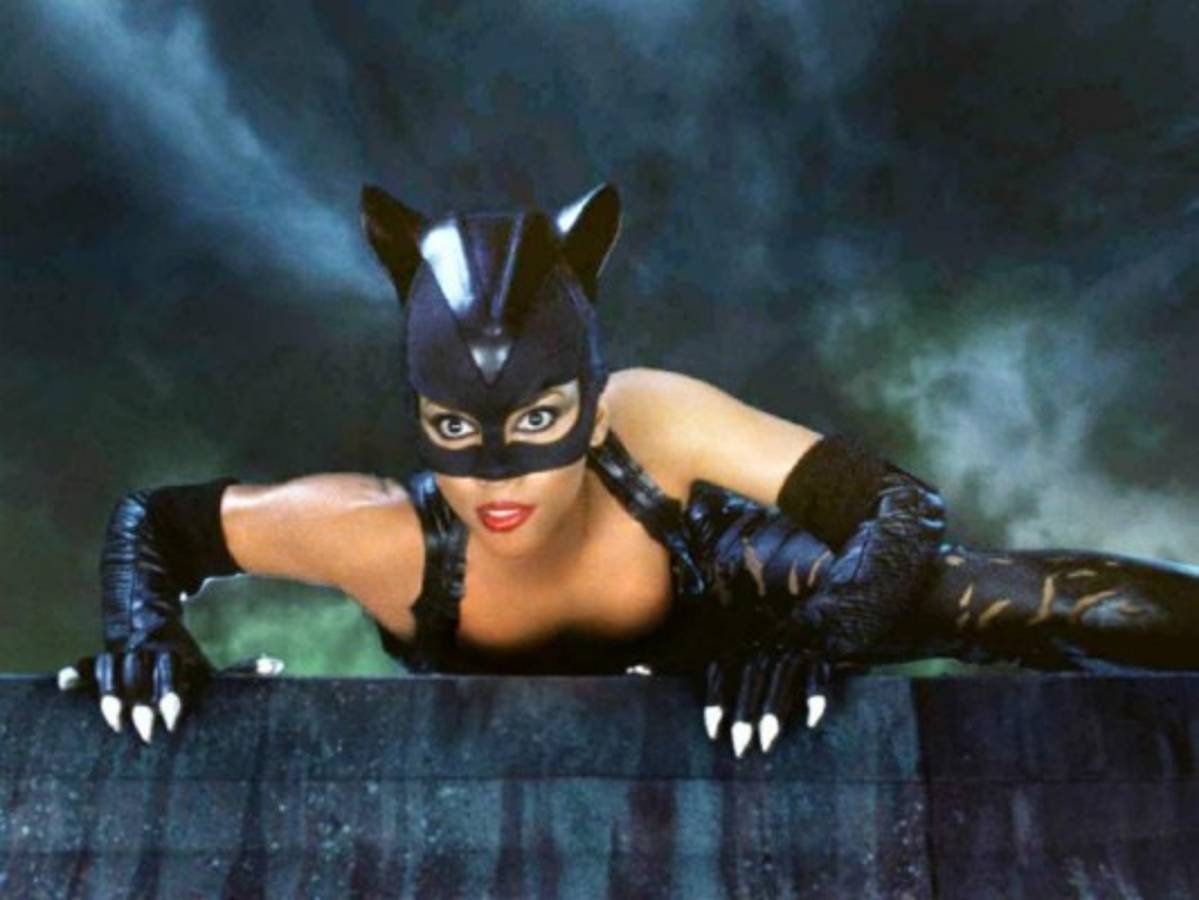 La protagonista de 'Gatúbela' Halle Berry, muestra cómo se veía cuando tenía 20 años