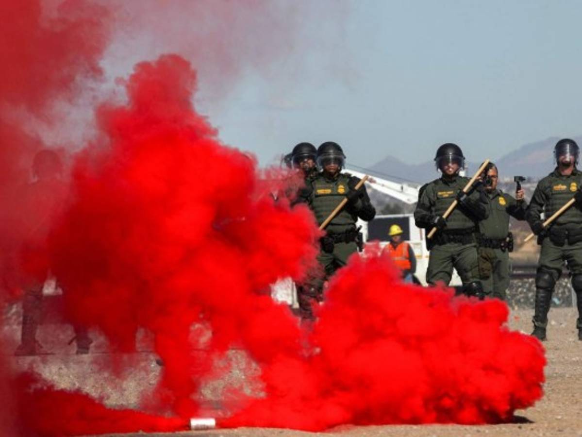 Patrulla fronteriza de EEUU realiza simulacro en frontera con México