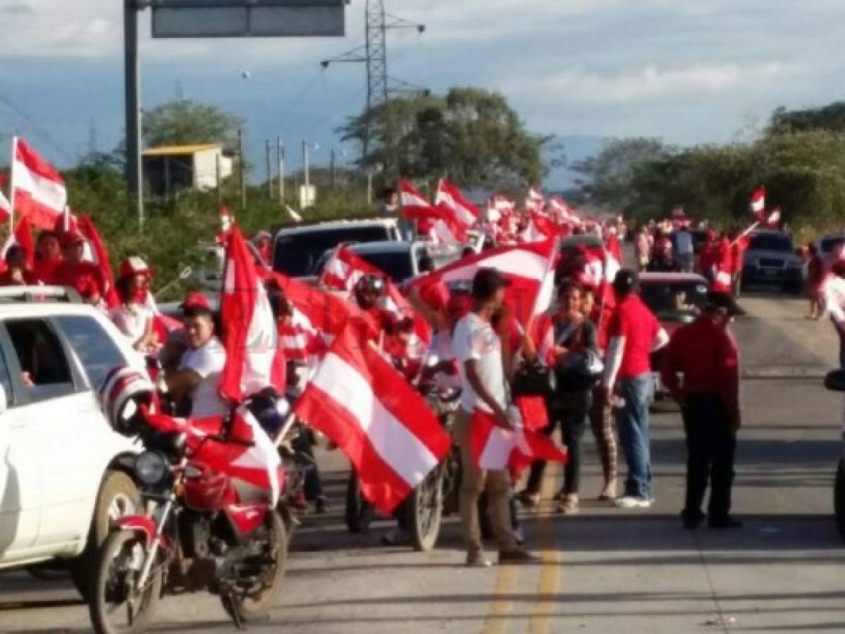Carlos Miranda cierra campaña con caravana en Comayagua