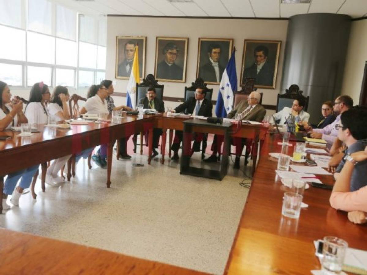 Carreras de la salud firman un nuevo convenio para realizar servicio social