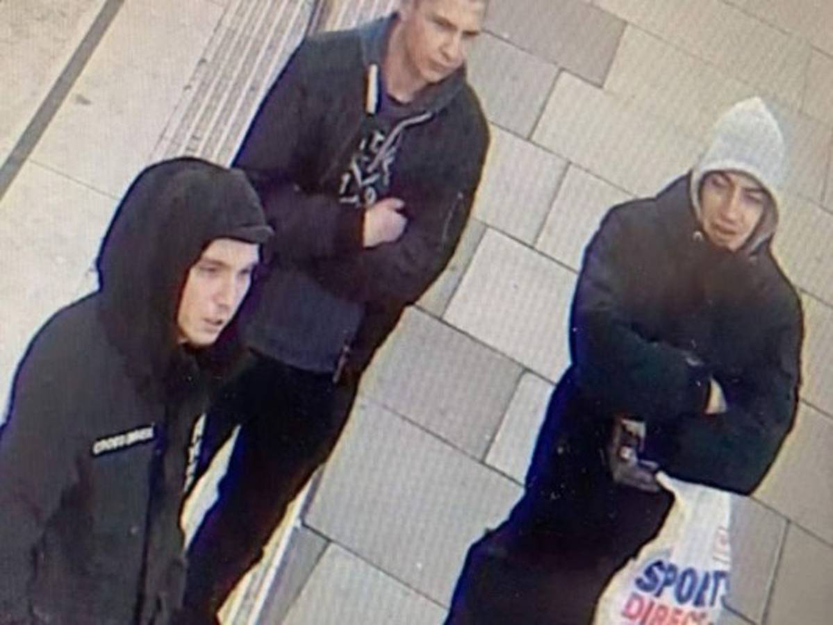 Policía británica arresta a un quinto joven tras agredir a mujeres que negaron besarse en público  