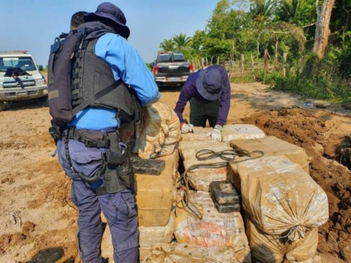 Localizan más de 1.3 toneladas de droga en Colón  