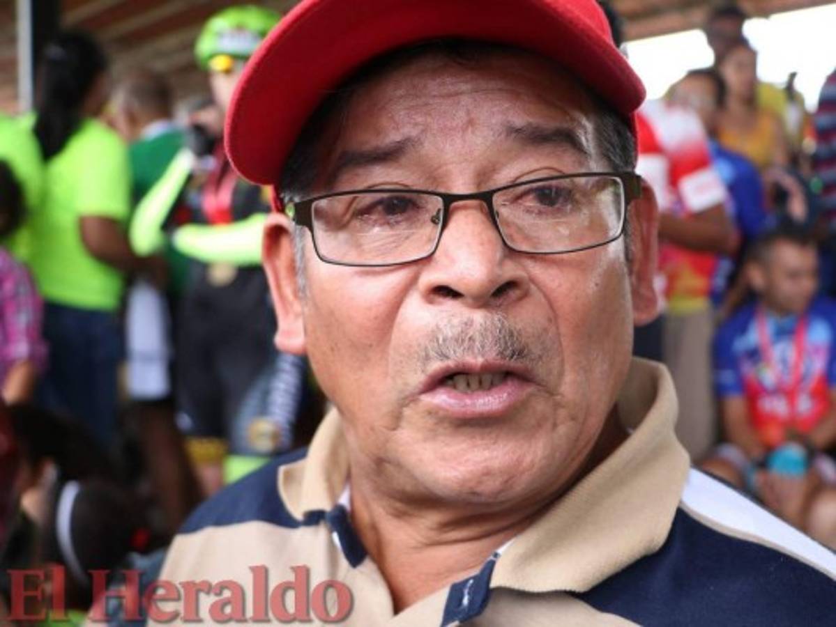 Lágrimas y dolor en memoria de un campeón de las bicicletas