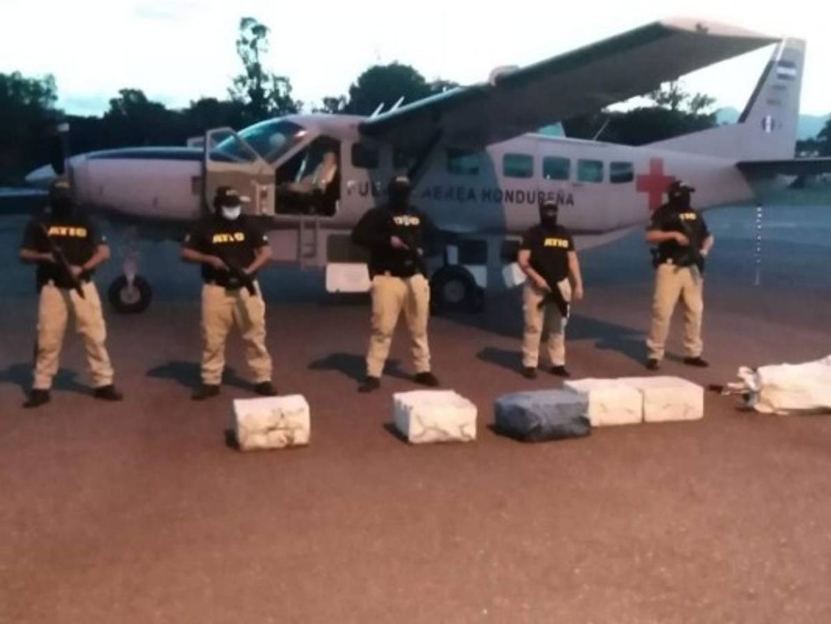 Unos 190 kilos de droga habían en la narcoavioneta que cayó en La Mosquitia