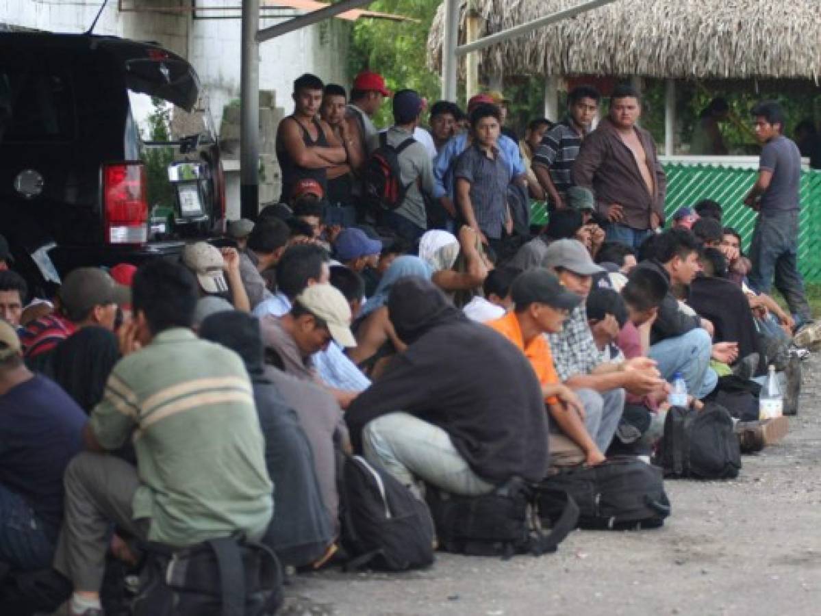 Marina mexicana rescata a once hondureños secuestrados en Potosí