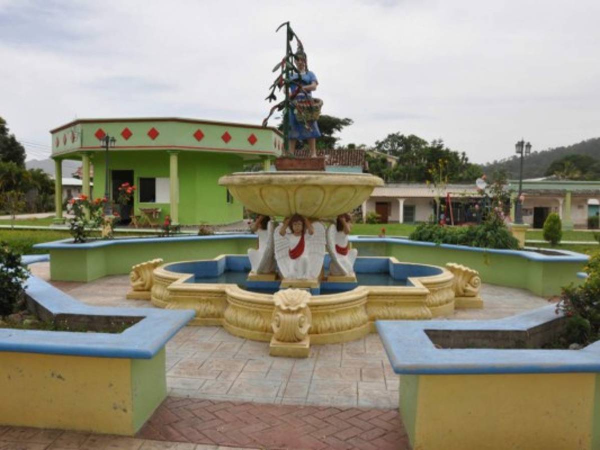 Opatoro le celebra a su patrona, la virgen de Los Ángeles