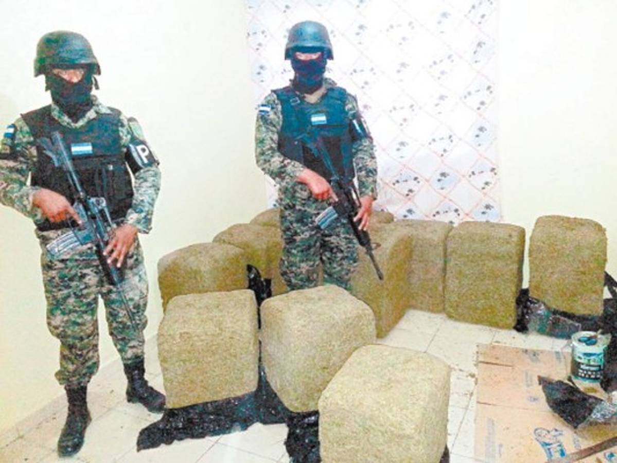 Con 700 libras de marihuana caen cuatro personas