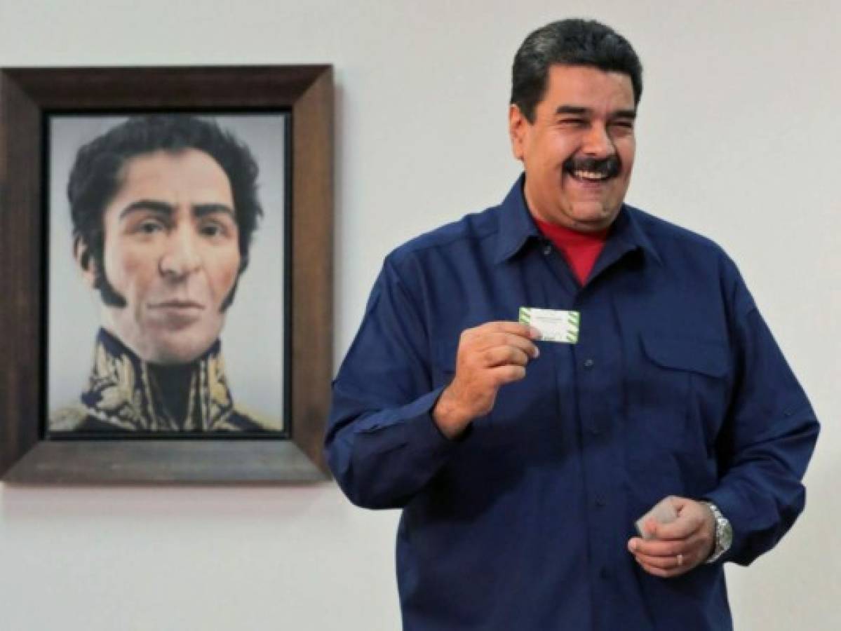 Maduro apunta a su reelección sin la oposición en presidenciales