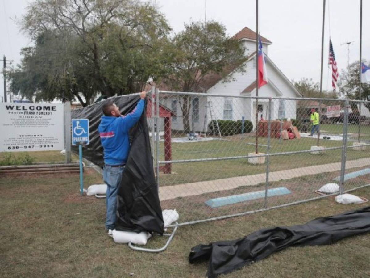 El pastor de la iglesia del tiroteo en Texas quiere demoler el edificio