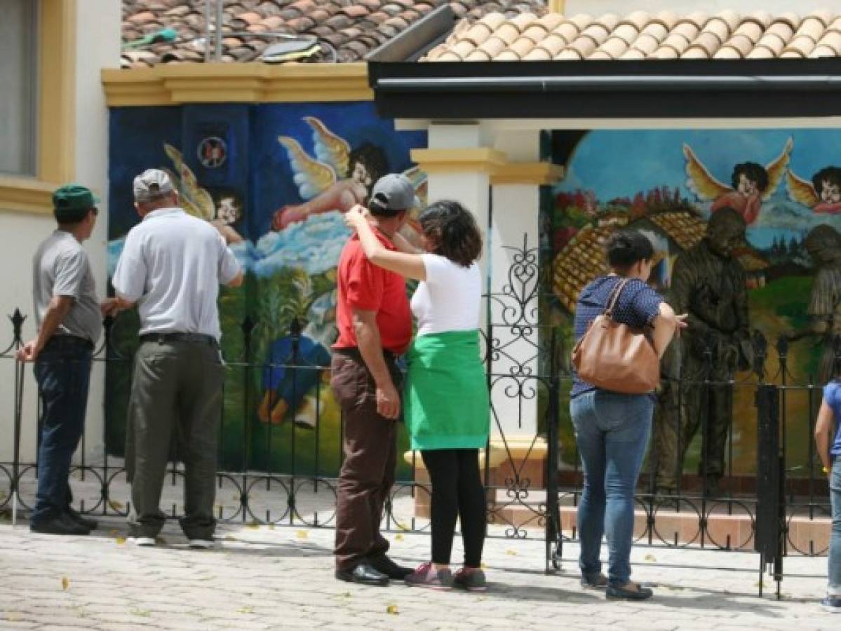 Un mural en homenaje a la Virgen Morena