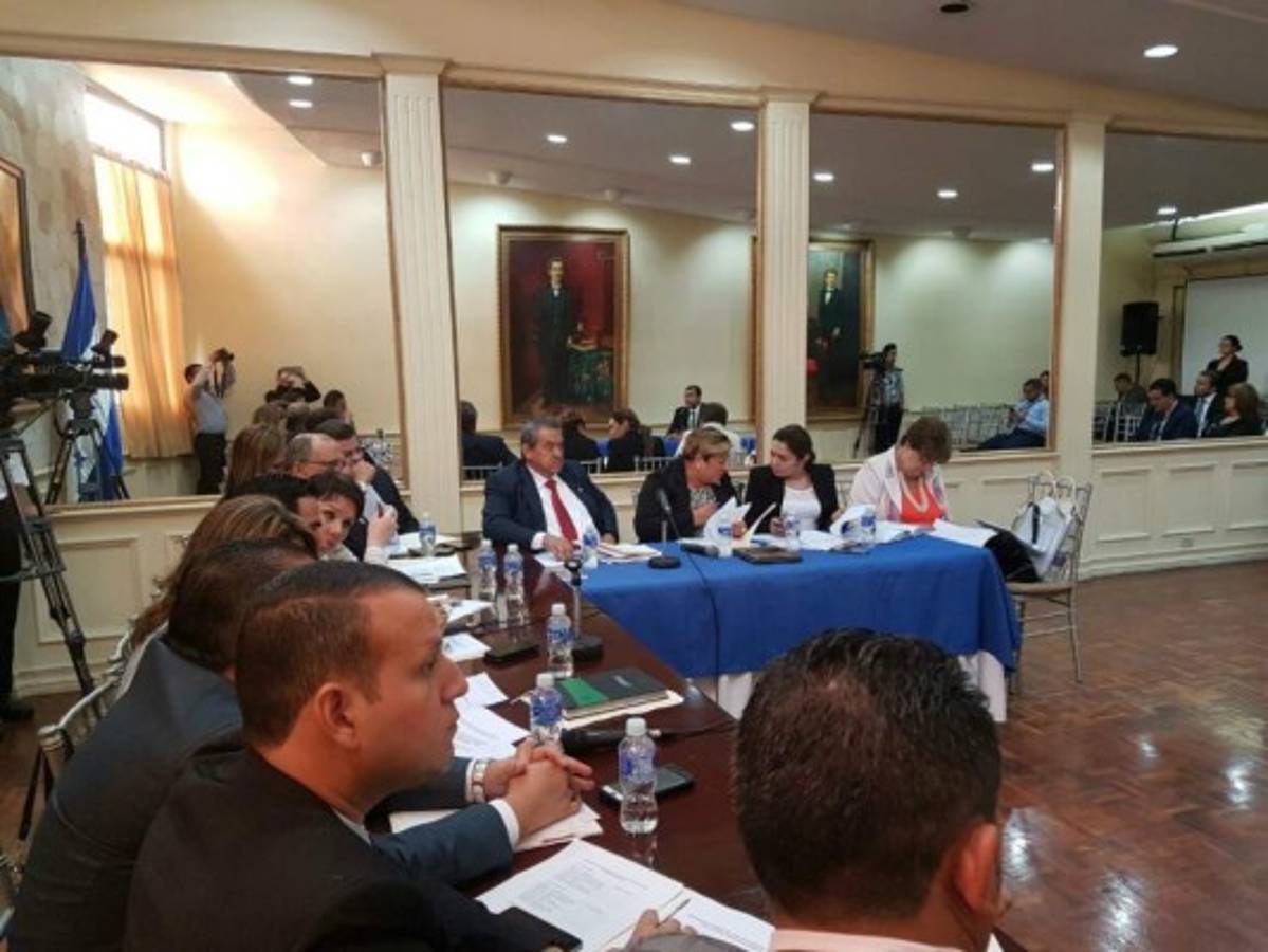 Inician audiencias públicas para candidatos a magistrados del Tribunal Superior de Cuentas