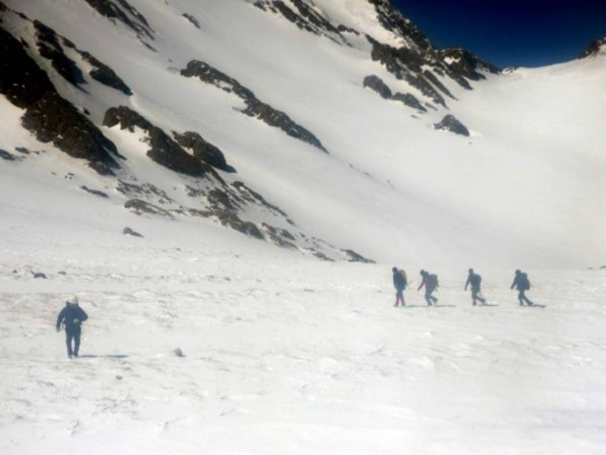 Transmiten dolorosas imágenes de avión estrellado en Irán