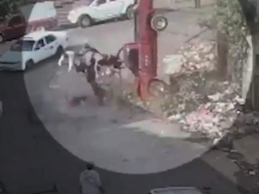 El vídeo registró el momento del accidente en la cuesta El Centavo de Comayaüela, Honduras.