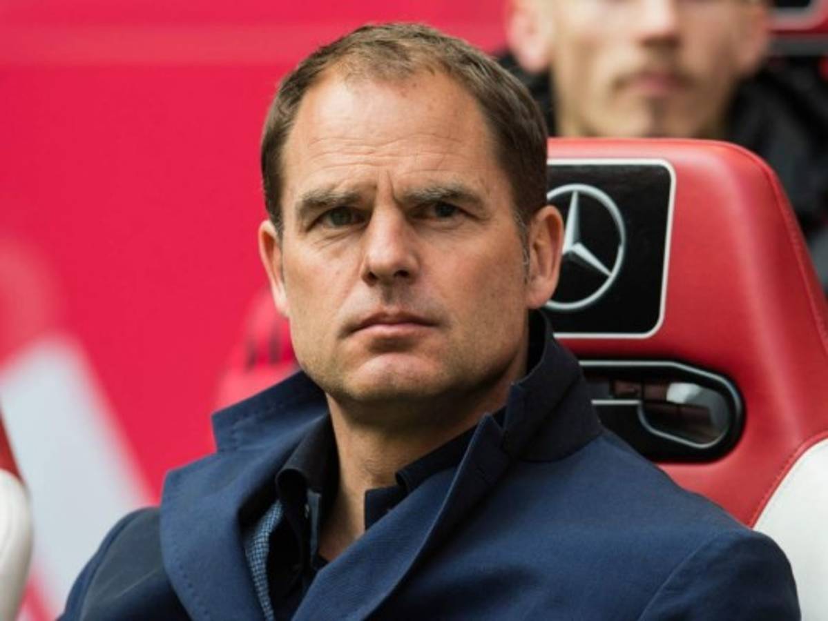 El holandés Frank de Boer, 'feliz' a su llegada a Milán para firmar con el Inter