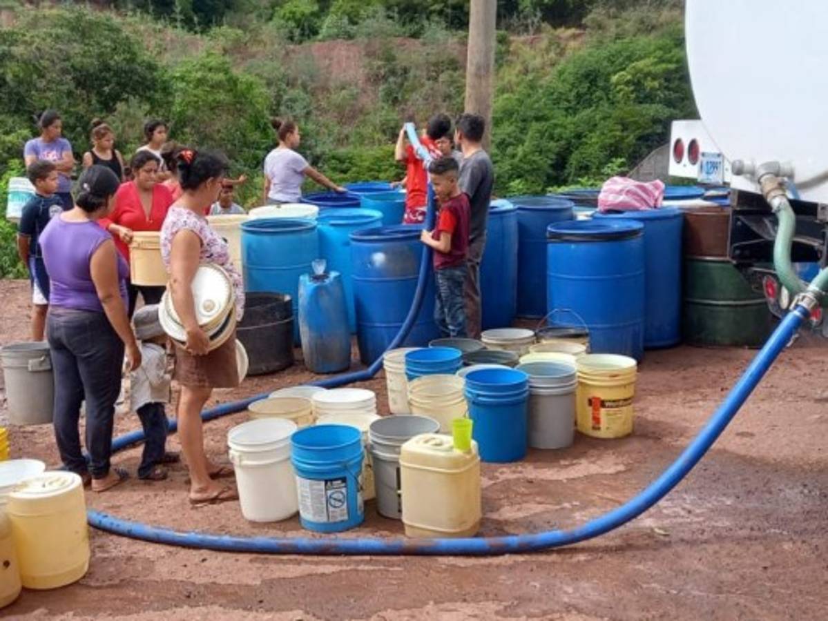 Listado de colonias donde entregan agua gratis este martes