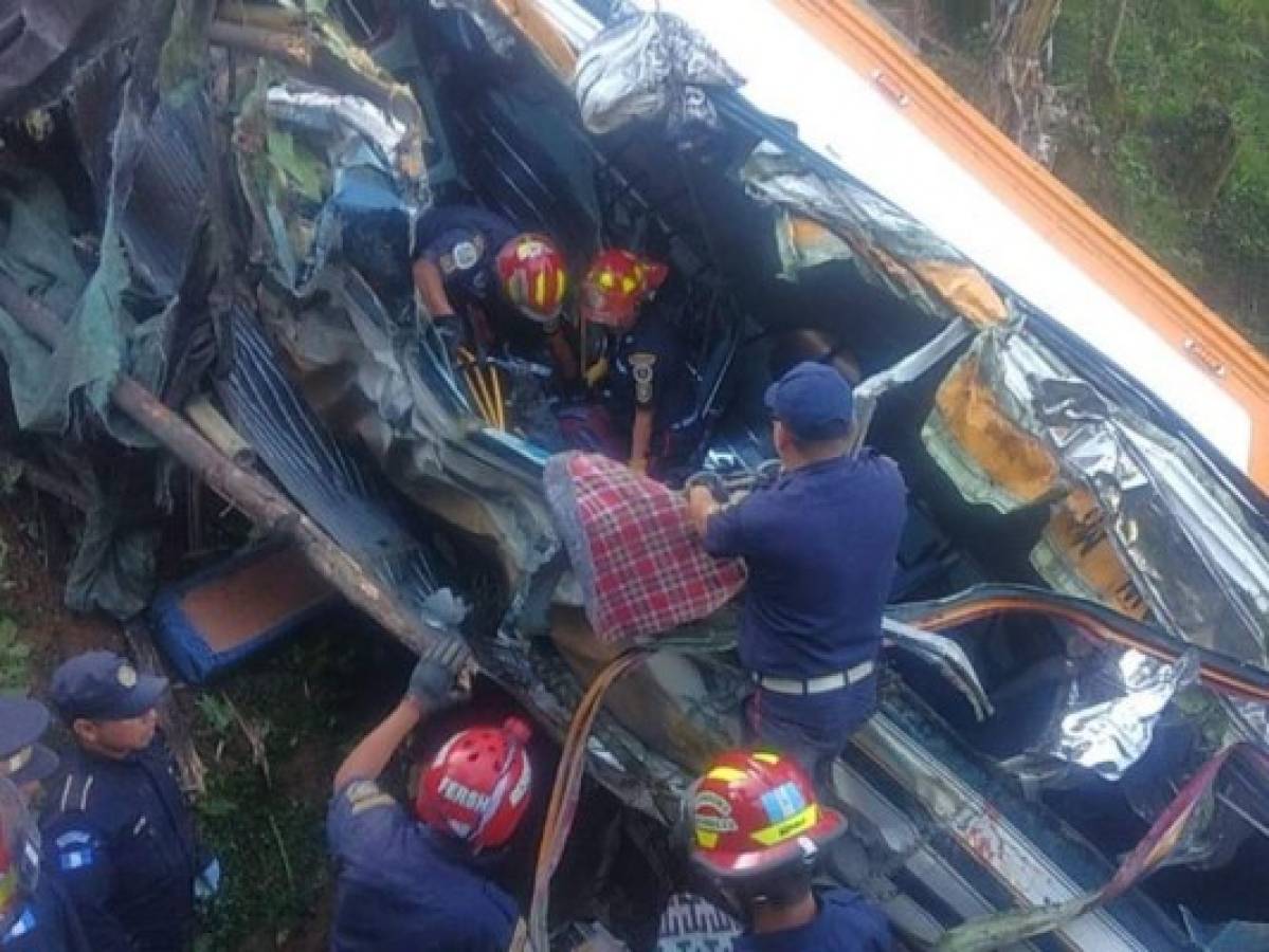 Al menos ocho muertos en accidente vial en Guatemala 