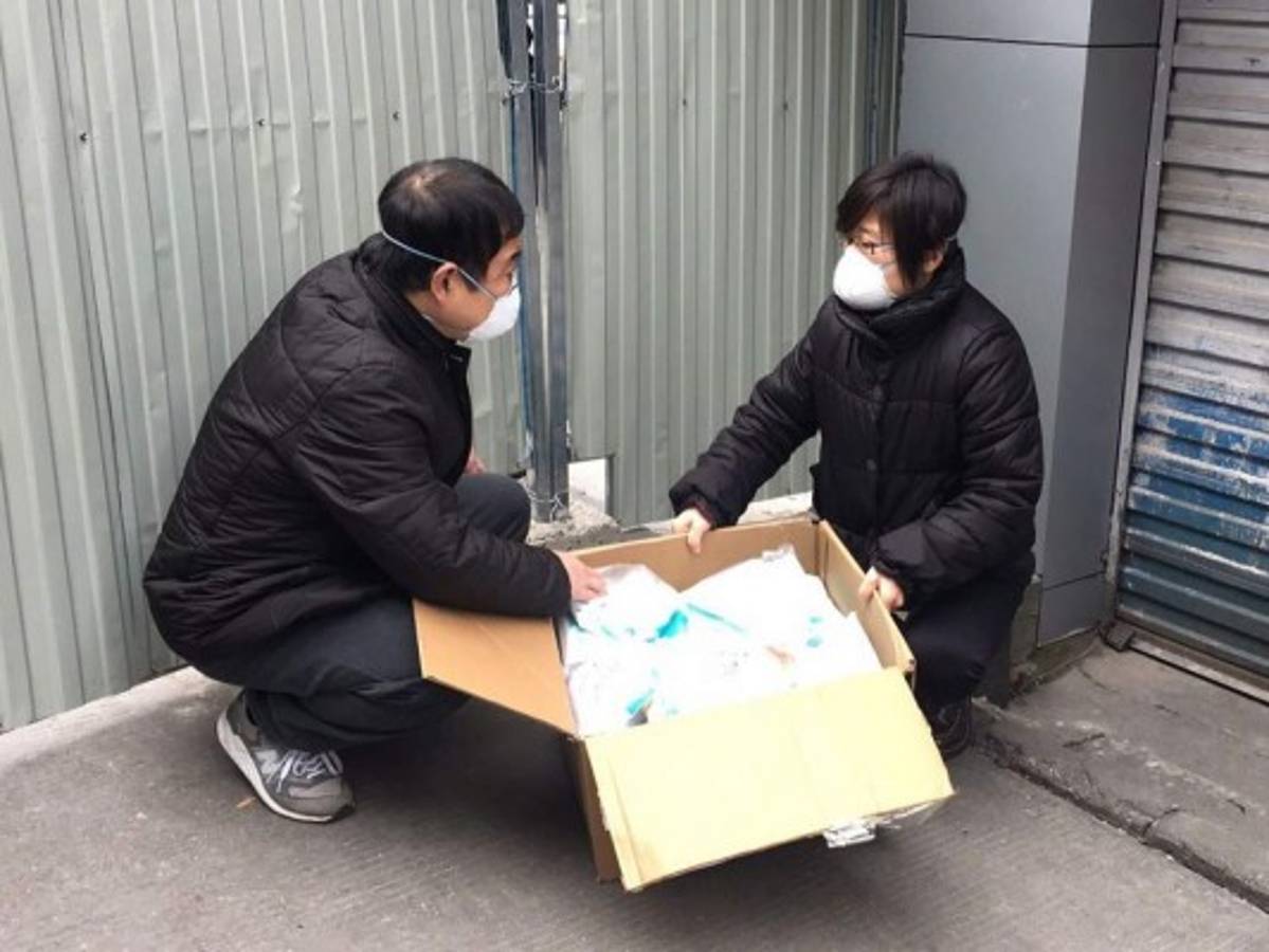 Wuhan vislumbra el fin de un confinamiento que se extiende por el planeta