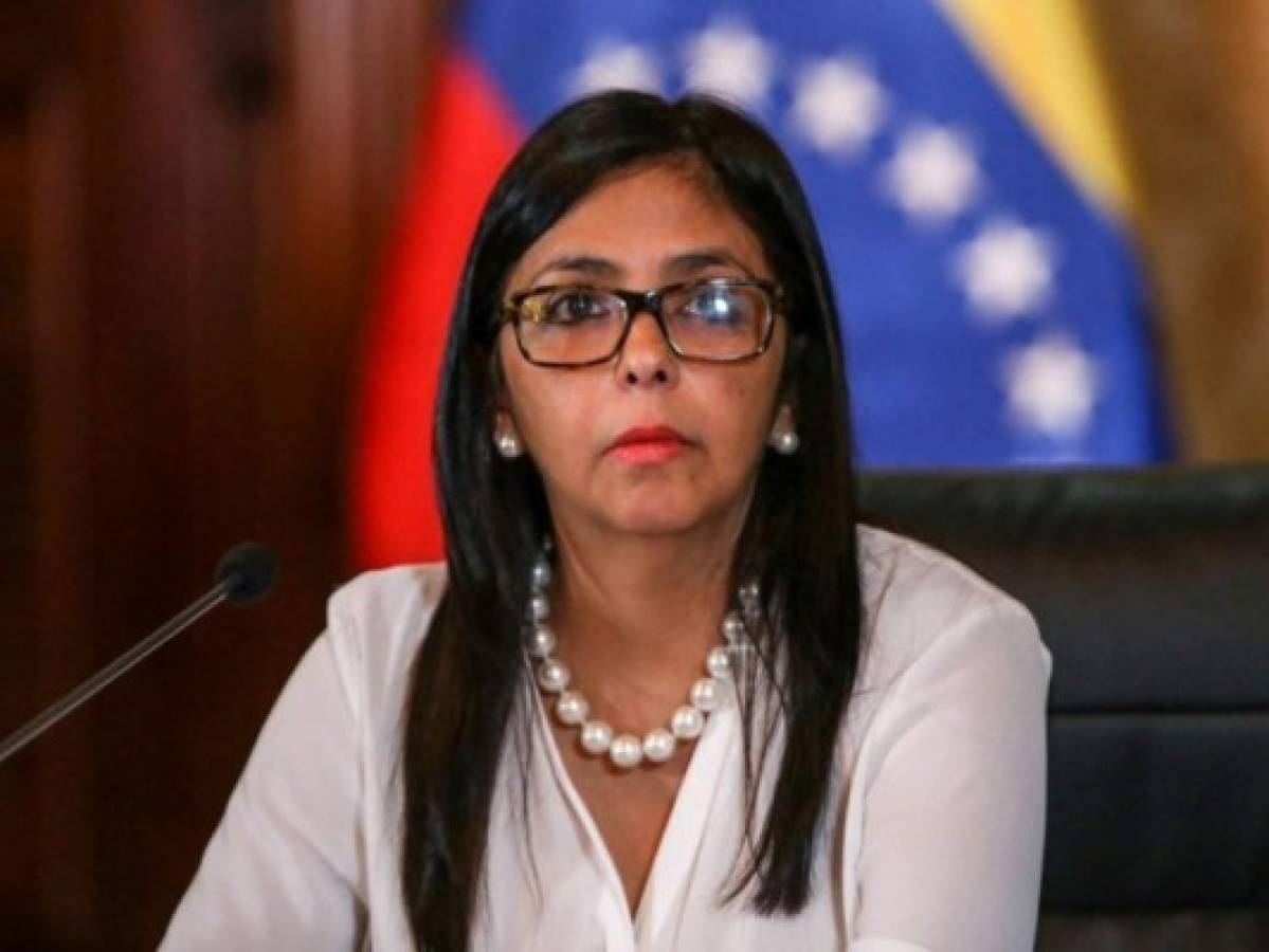 Vicepresidenta de Venezuela asegura que ayuda humanitaria de Estados Unidos está 'contaminada y envenenada'