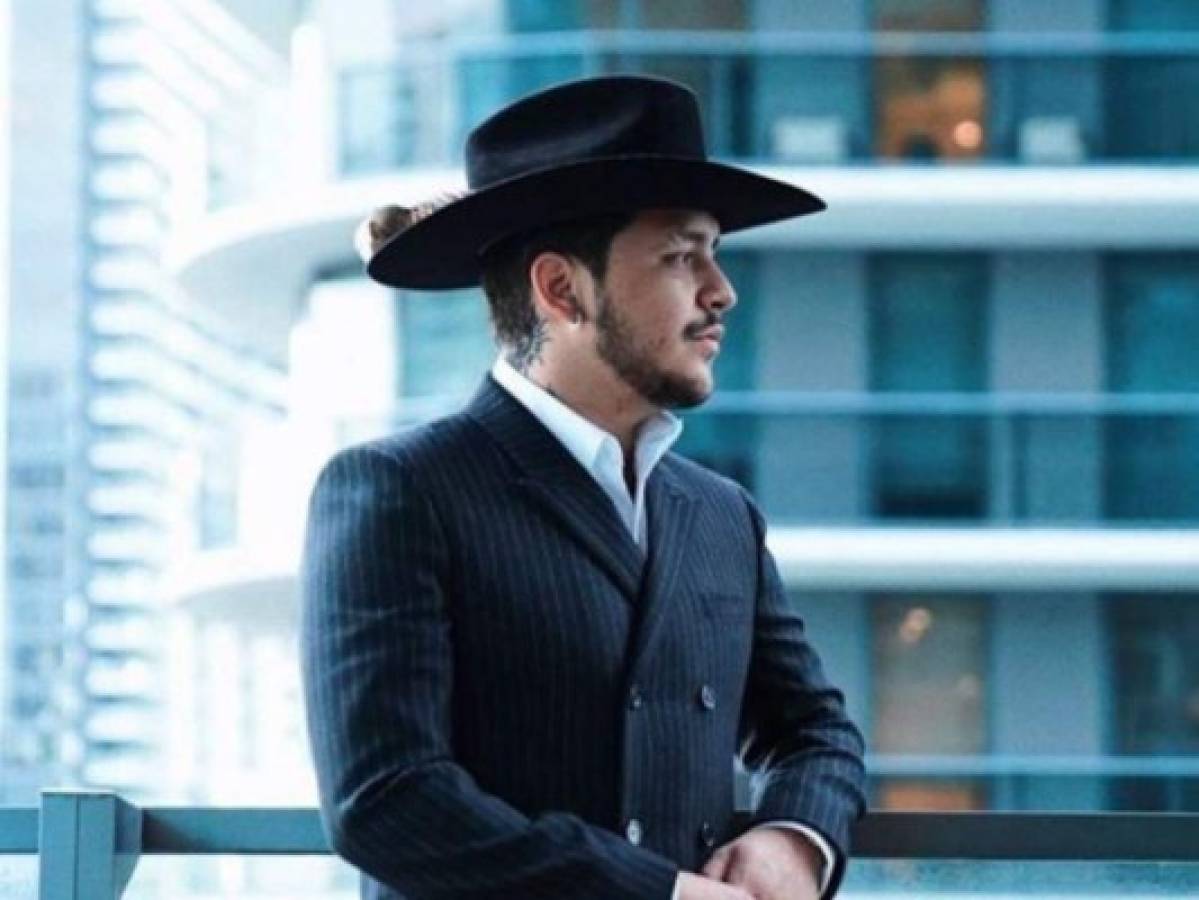 Christian Nodal molesto por cuenta falsa en Twitter  