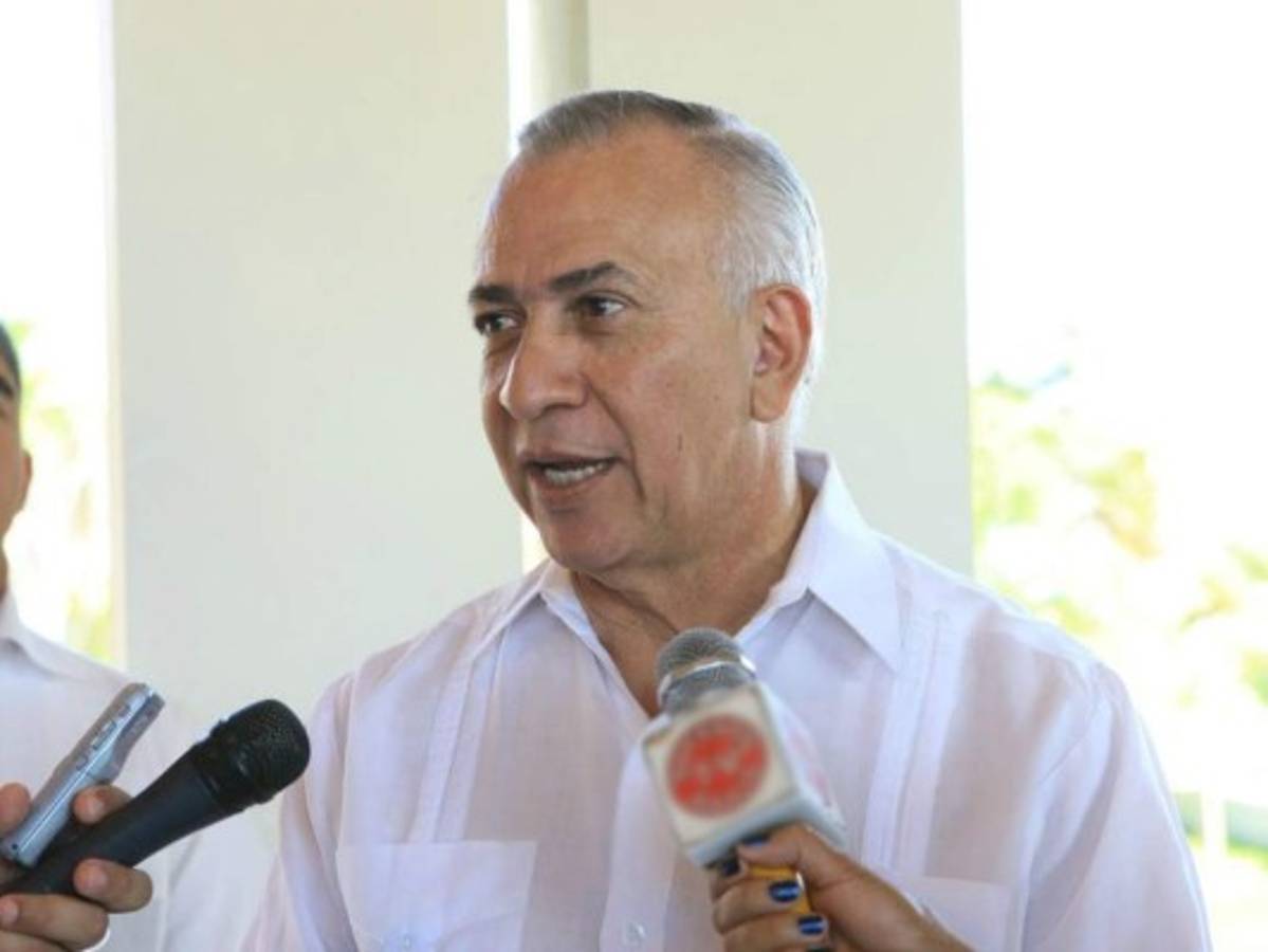 Twitter se pone serio y suspende cuentas del Congreso, Mauricio Oliva y bancada nacionalista