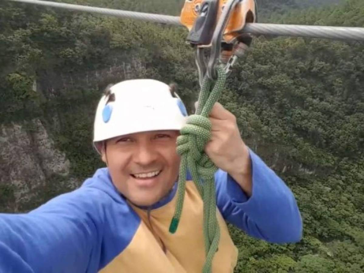Sonriendo a una altura de unos 350 metros mientras se deslizaba en el canopy de La Campa. Foto. Cortesía/El Heraldo