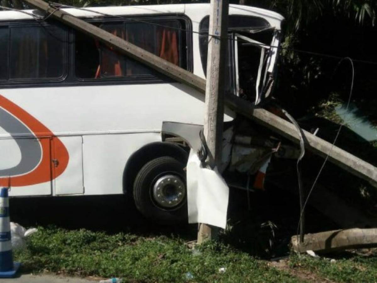 Siete personas heridas en accidente de autobús de Tela, Honduras