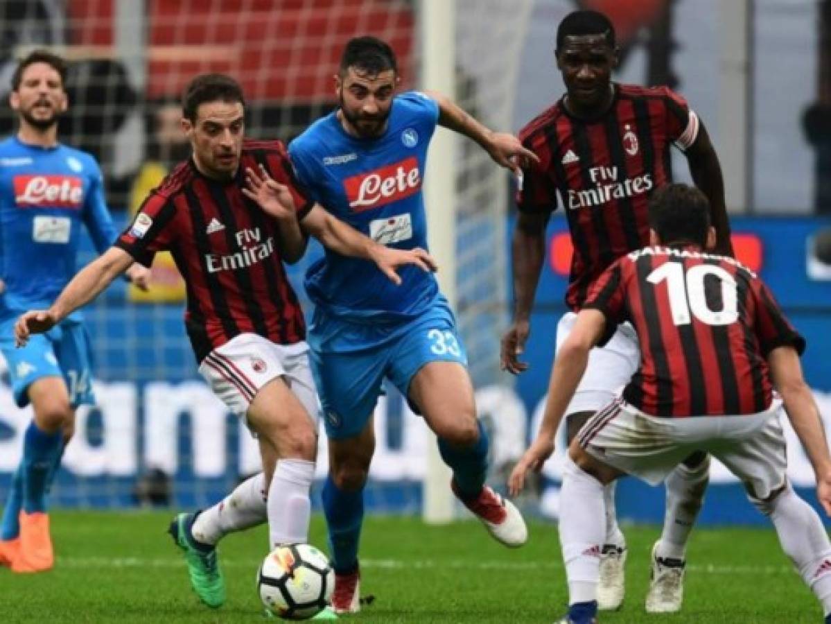 Milan y Napoli empatan sin goles en San Siro