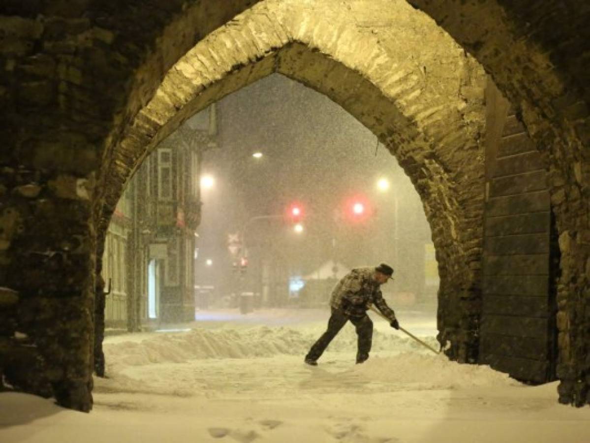 Feroz tormenta invernal azota norte y oeste de Alemania