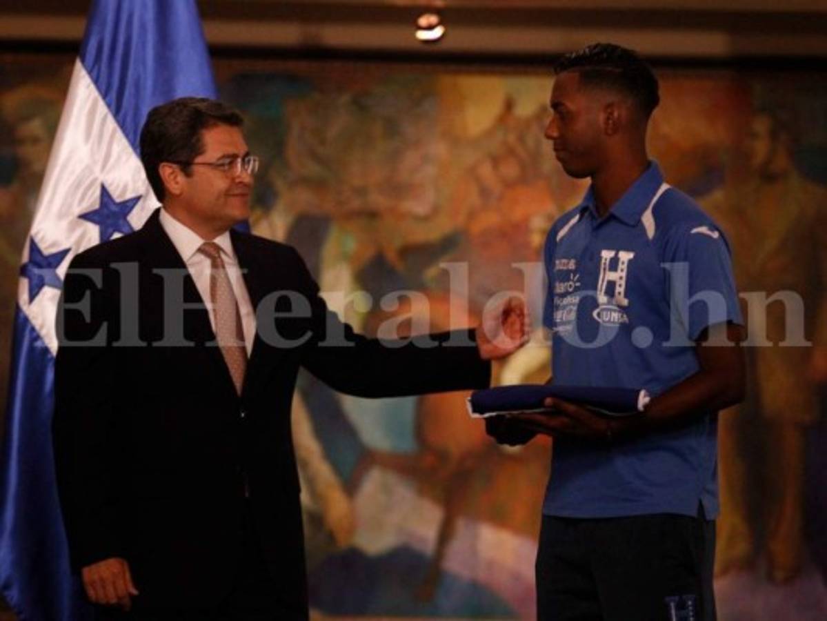 Presidente Juan Orlando Hernández juramenta a la Selección Sub-20 de Honduras