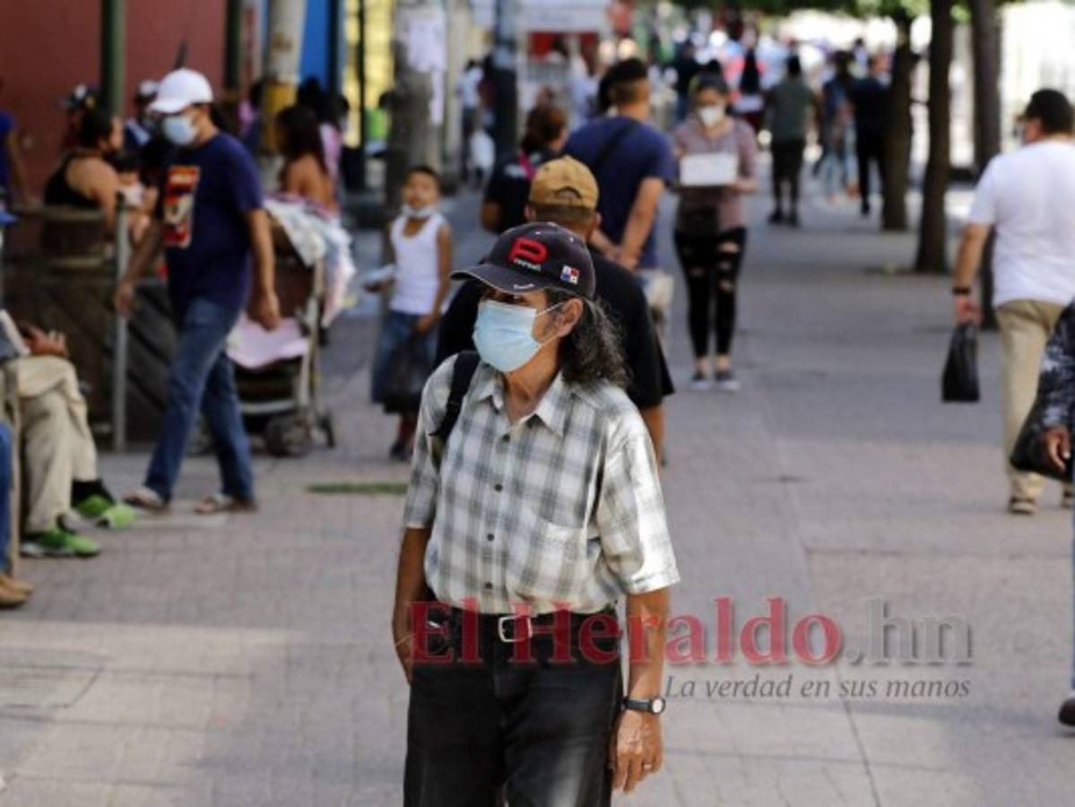 Gobierno dará asueto a empleados por huracán Iota; recomienda lo mismo al sector privado