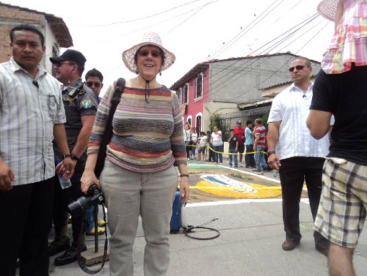 Comayagua vuelve a maravillar a propios y extraños con sus magníficas alfombras