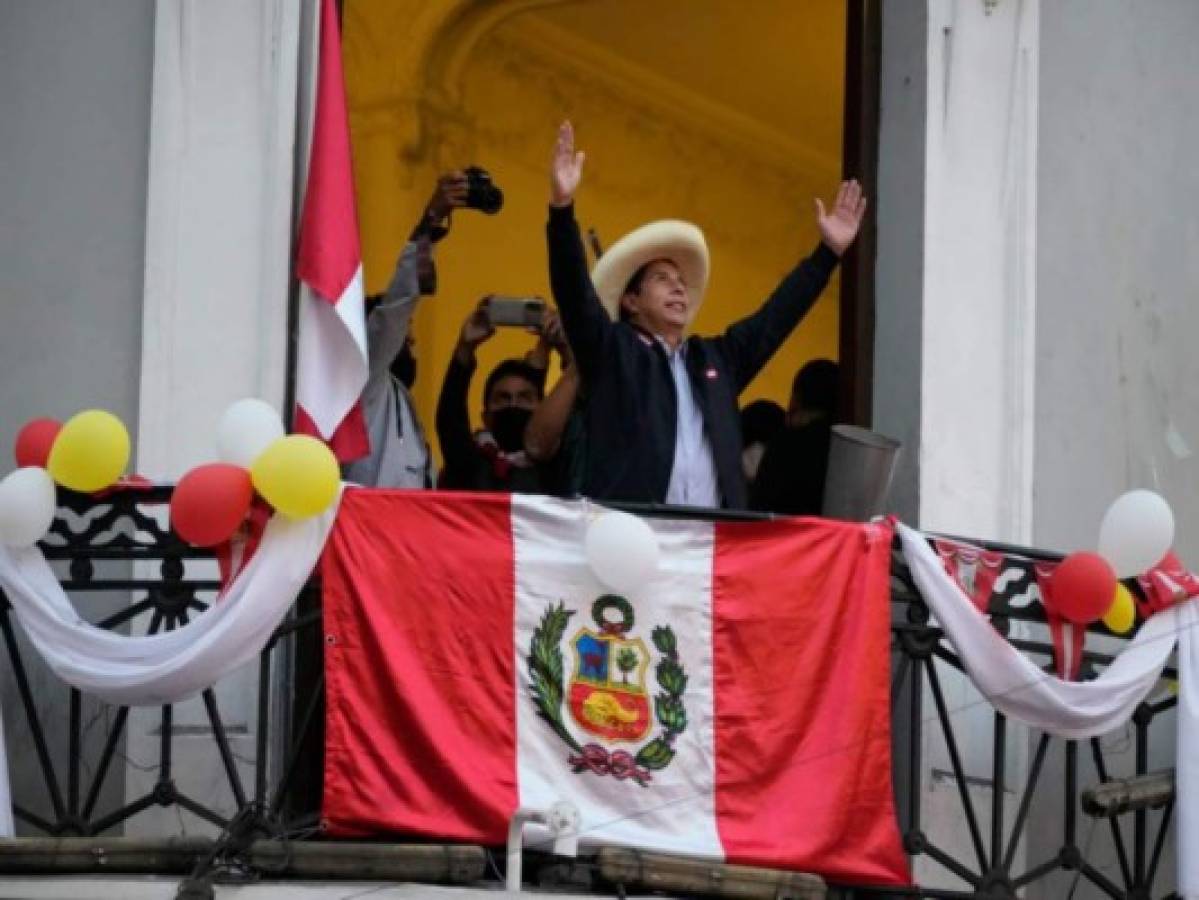 Izquierdista Pedro Castillo será nuevo presidente de Perú, anuncia jurado electoral