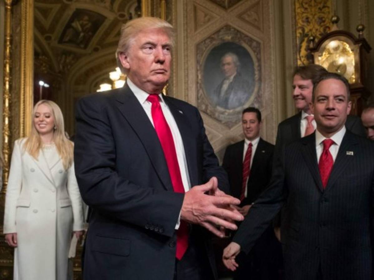 Estados Unidos: Tras oficio religioso, Donald Trump empieza a gobernar