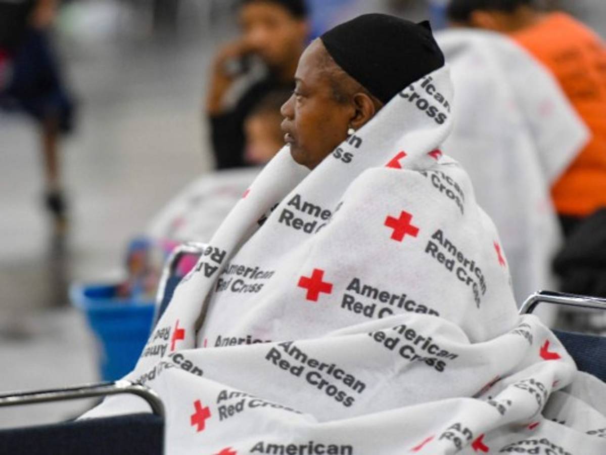 El dilema ante Harvey: ¿quedarse o salir a la carretera?