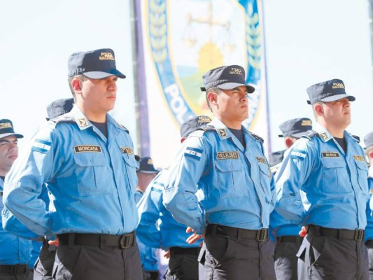 Guardias no deben usar los colores de uniforme policial