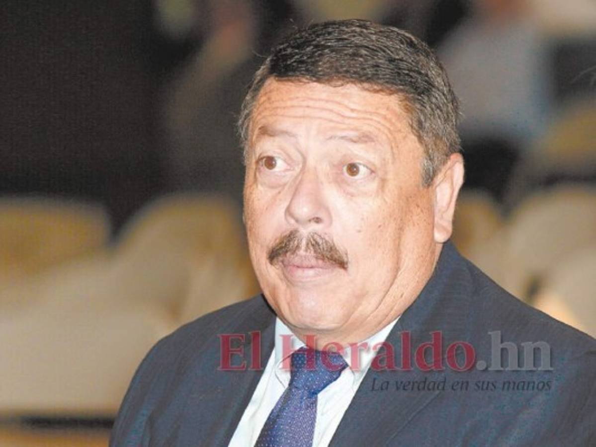 Emergencias suben al no haber citas de pasaporte normal