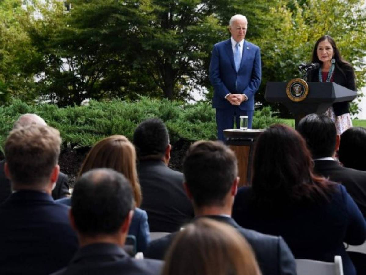 Biden felicita a ganadores del Nobel de la Paz por denunciar el 'abuso de poder'  