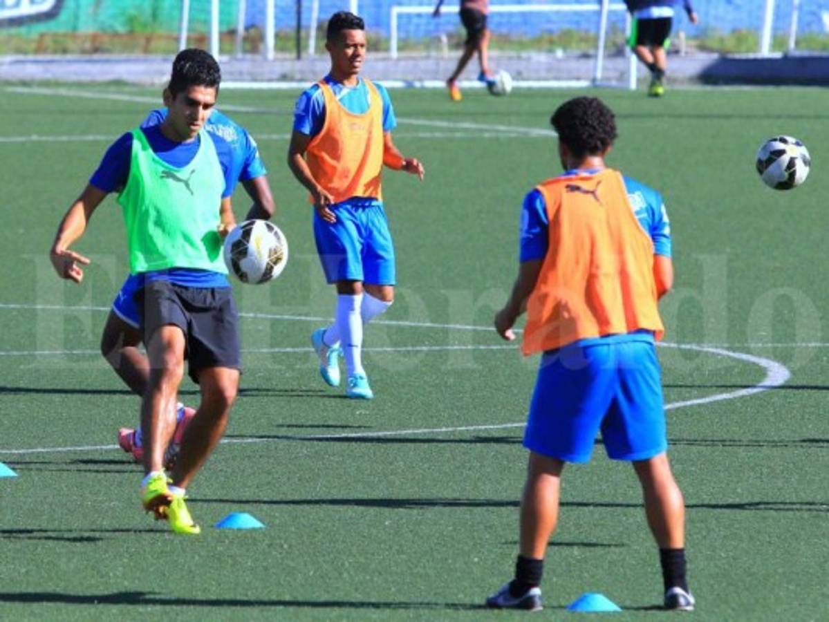Jorge Claros se unió al Olimpia para realizar entrenamientos este fin de año
