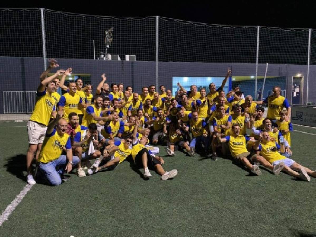 Cádiz regresó a primera división en La Liga con apoyo del Choco Lozano