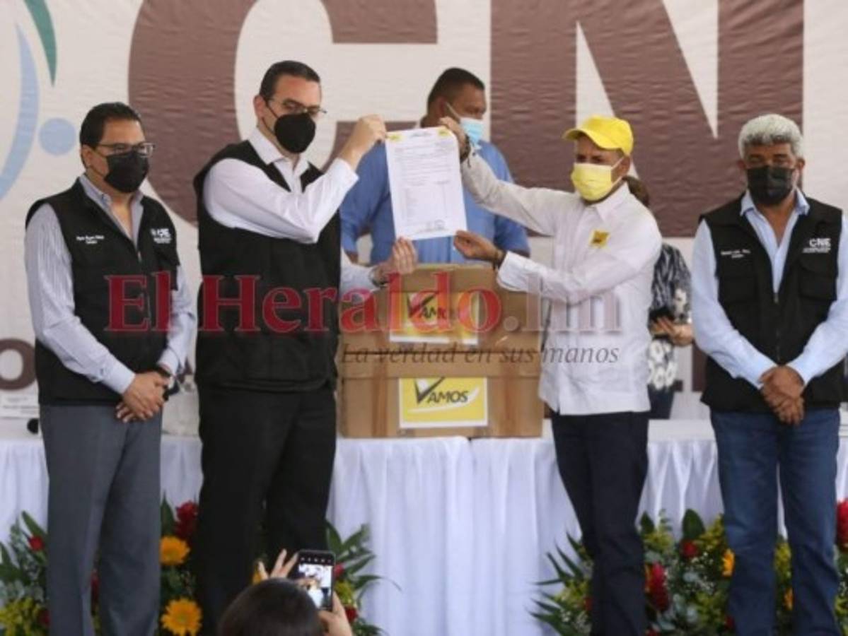 Partidos políticos siguen desfilando por el Consejo Nacional Electoral