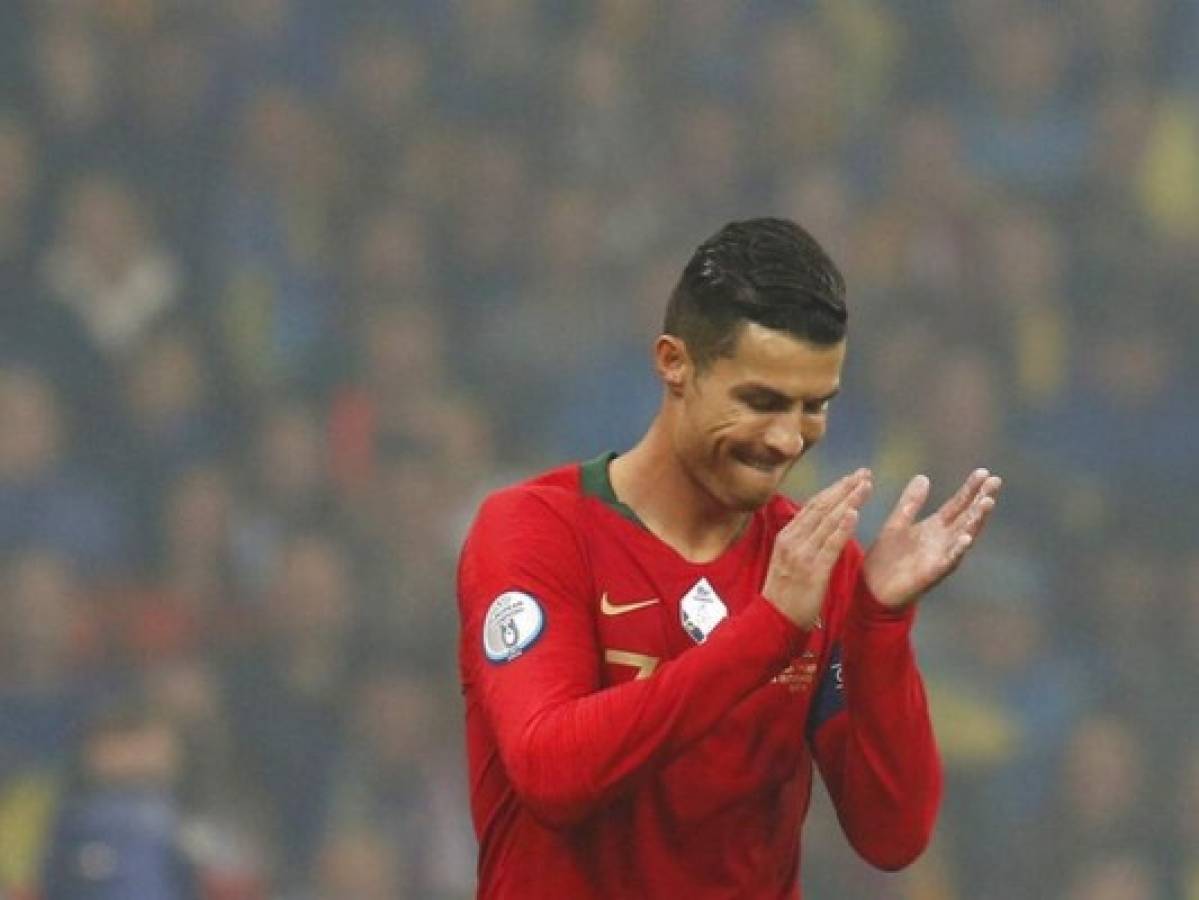 Cristiano llega a 700 goles, pero Portugal cae ante Ucrania 