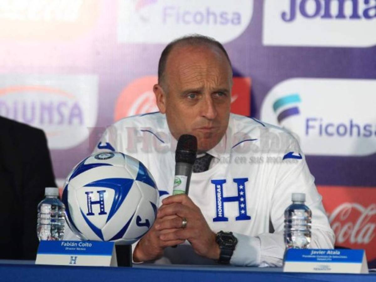 Sonrisas, seriedad y compromiso: El detalle a detalle de la presentación de Fabián Coito