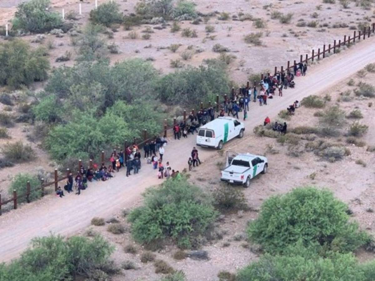 Patrulla Fronteriza logra histórica detención de 2,200 migrantes en el Memorial Day