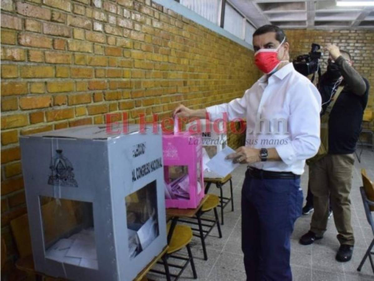 Así votaron los reconocidos líderes políticos de Honduras (Fotos)