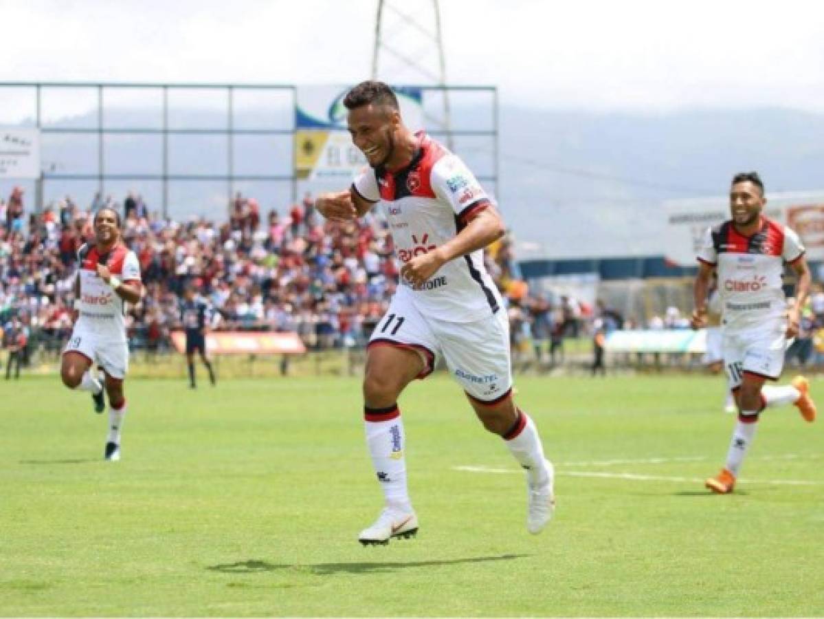 Alajuelense vence a Cartaginés con golazo de Álex López en Costa Rica