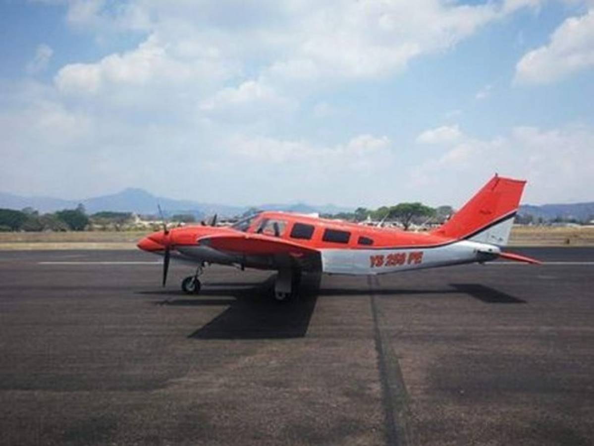 En esta avioneta privada llegó la abogada que está acusada por actos de corrupción en su país.