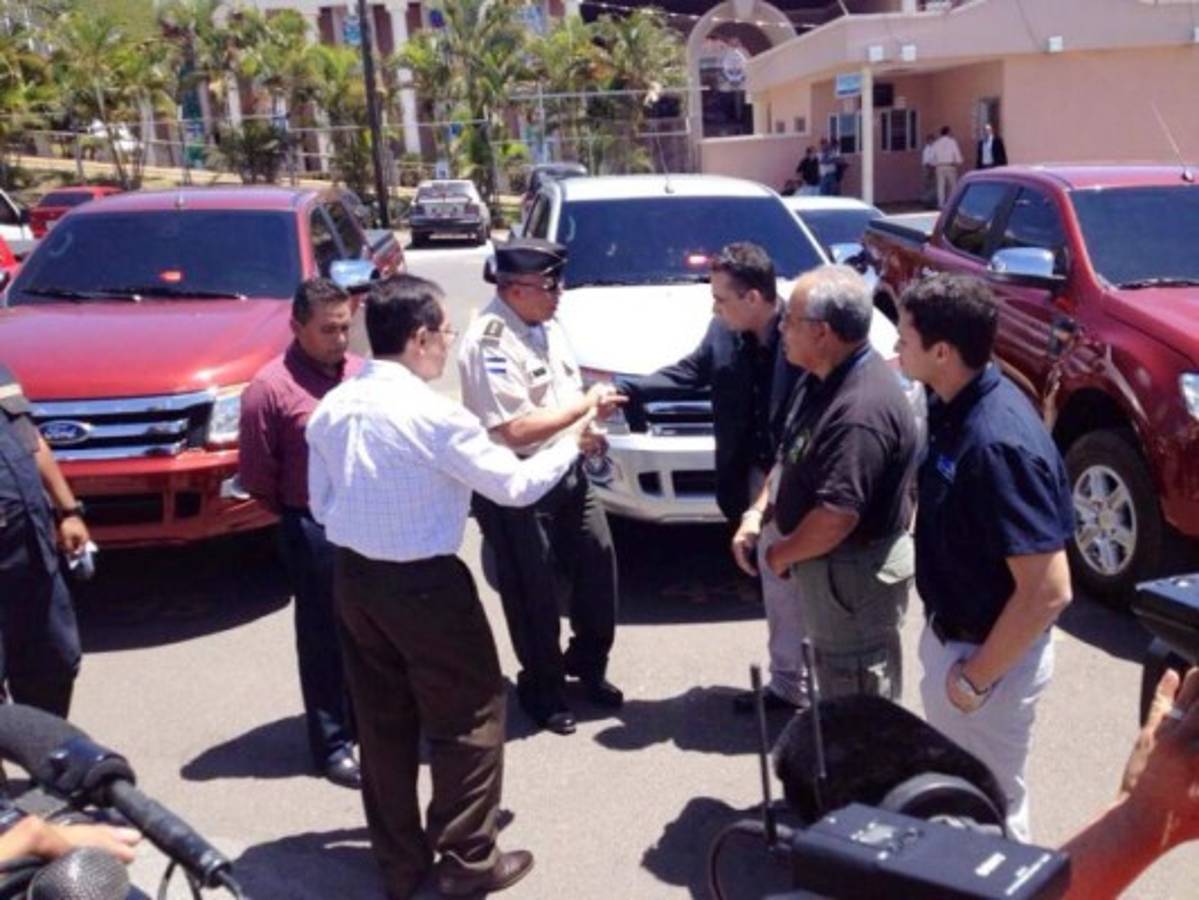 Entregan carros blindados al Instituto Nacional Penitenciario