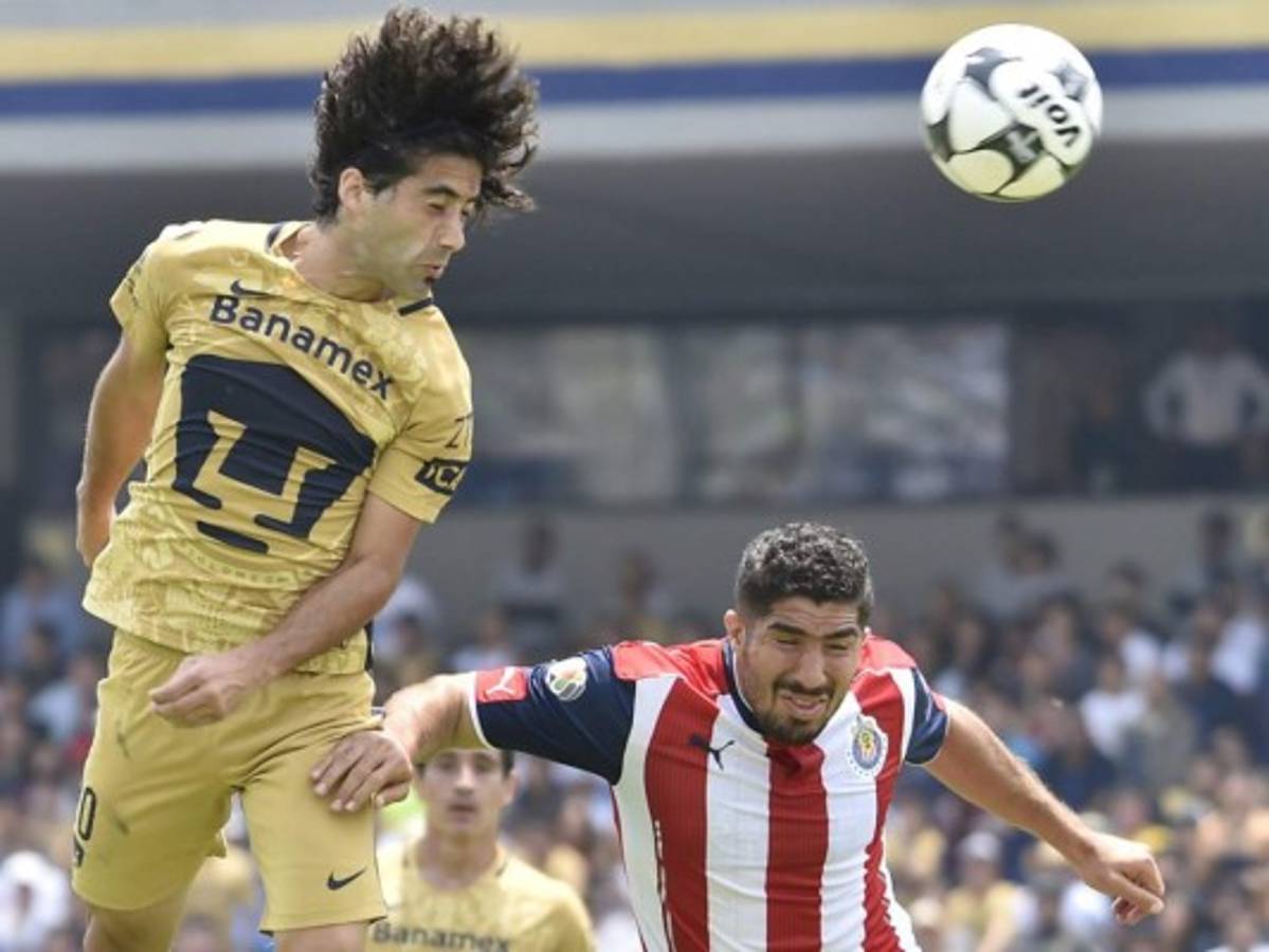 Pumas inicia el calvario de las Chivas en la Liga MX