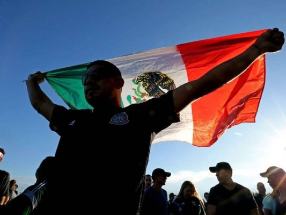 Firman acuerdo contra discriminación en fútbol mexicano