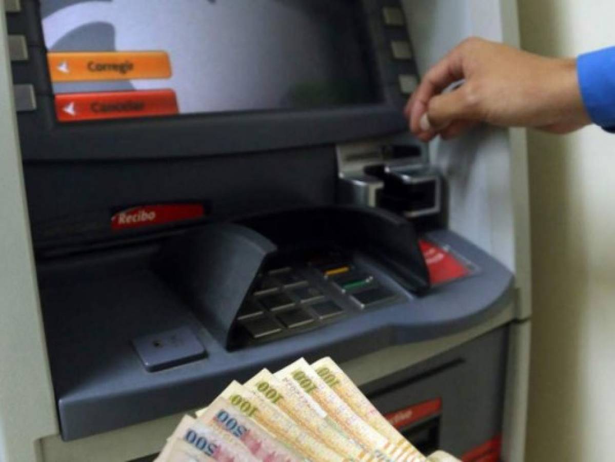 Nuevo cobro afectará a los 493,131 usuarios de tarjetas de crédito